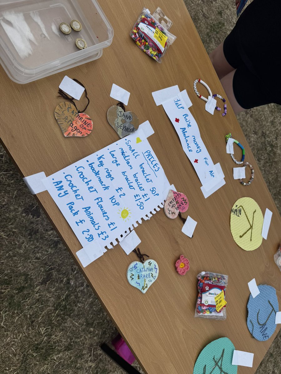 NorbridgeCIA's tweet image. Thank you for supporting this young lady, she managed to raise £20 selling her handmade crafts to support the #AirAmbulance ☺️