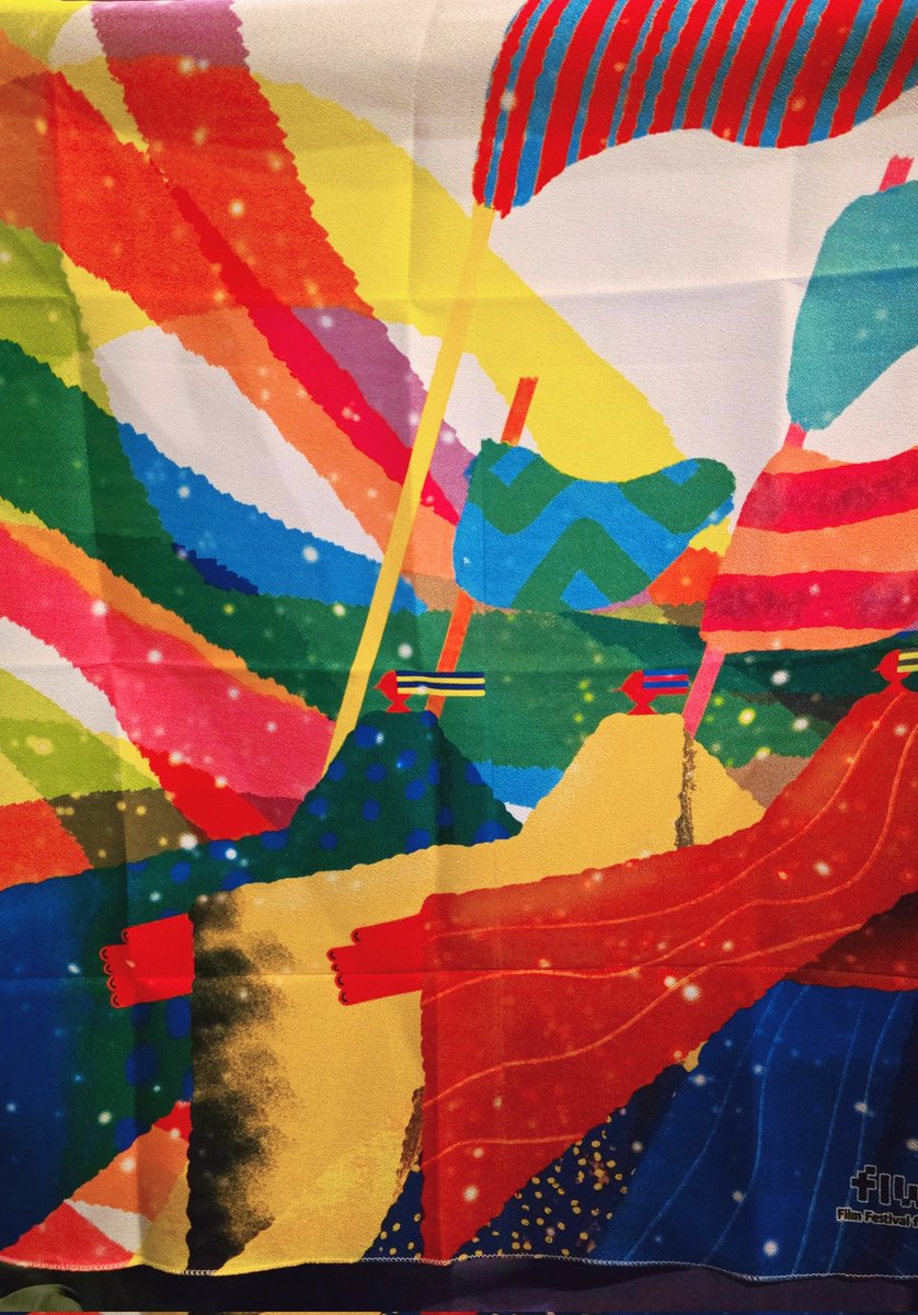 트친님 찬스로 제18회 여성인권영화제(6.25 ~ 6.29)의 핫한 매진작 <파기상접: 깨진 그릇 붙이기>를 보았고요, GV까지 너무 좋았던 영화였읍니다... 그리고 선생님들, 여성인권영화제 굿즈가 넘나 영롱하다는 소식...🥹✨️