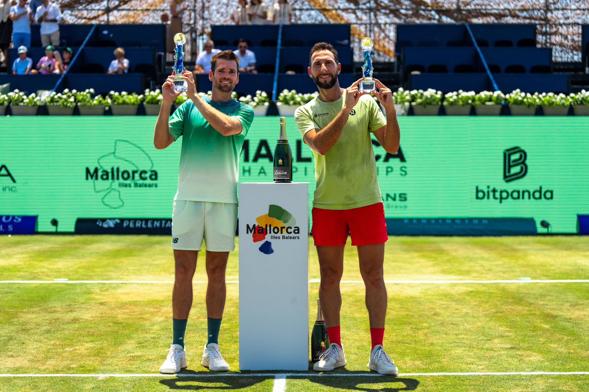 Mallorca Championships (@mallorcachamps) on Twitter photo 🏆🏆
🇺🇸 <a href="/AustinKrajicek/">Austin Krajicek</a> & 🇲🇽 <a href="/gonzalezsanty/">Santiago Gonzalez</a>
<a href="/atptour/">ATP Tour</a> | <a href="/ATPTour_ES/">ATP Tour en Español</a> | #MallorcaChampionships 🏆🏆
🇺🇸 <a href="/AustinKrajicek/">Austin Krajicek</a> & 🇲🇽 <a href="/gonzalezsanty/">Santiago Gonzalez</a>
<a href="/atptour/">ATP Tour</a> | <a href="/ATPTour_ES/">ATP Tour en Español</a> | #MallorcaChampionships