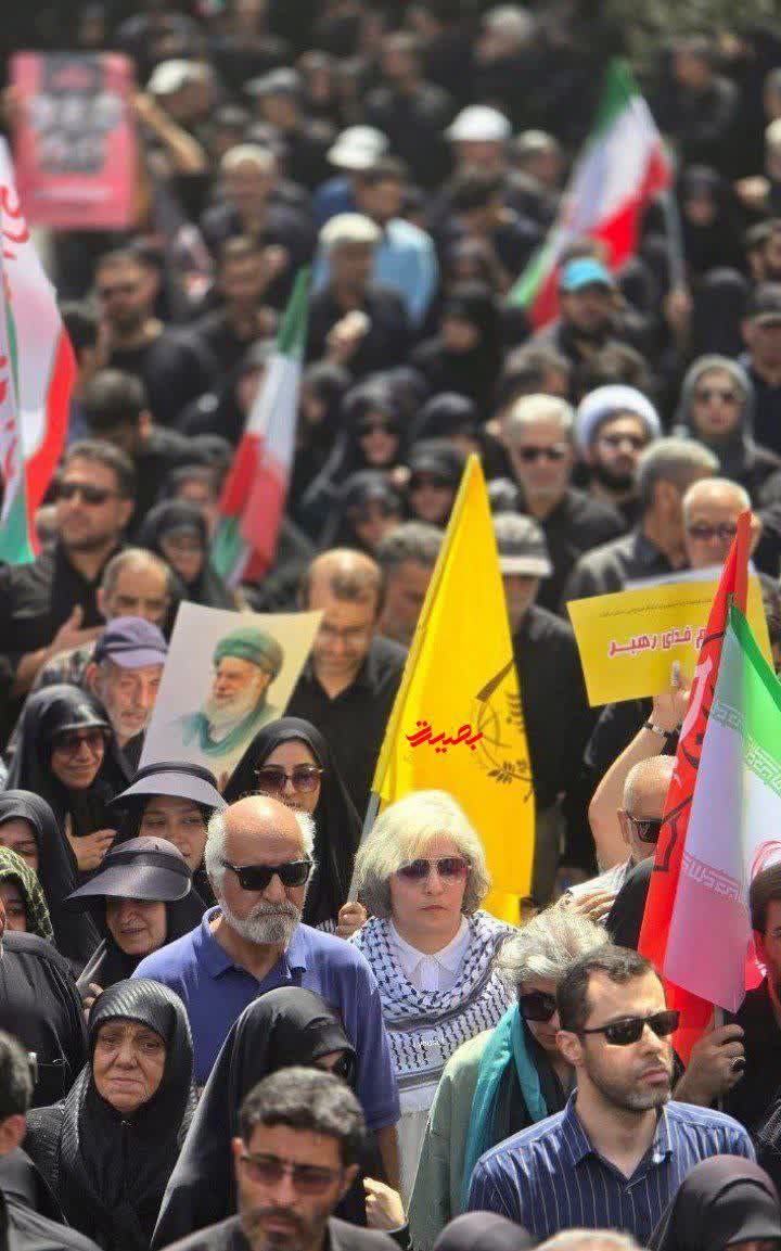 ZahraBasaeri's tweet image. اینجا تهران است، مراسم تشییع شه🥀دا اقتدار ایران
#مردم_حسینی
#بدرقه_90میلیونی