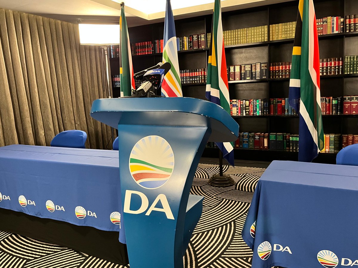 Our_DA's tweet photo. 📣 WATCH LIVE at 15h00 | The DA briefs the media and SA on the way forward for the party and the GNU following the 48 hour ultimatum for President Ramaphosa to remove compromised Ministers from the National Executive.

📺 Tune in here: https://t.co/lr7MnGlTYR

#DApresser https://t.co/DzqSyNAnXp