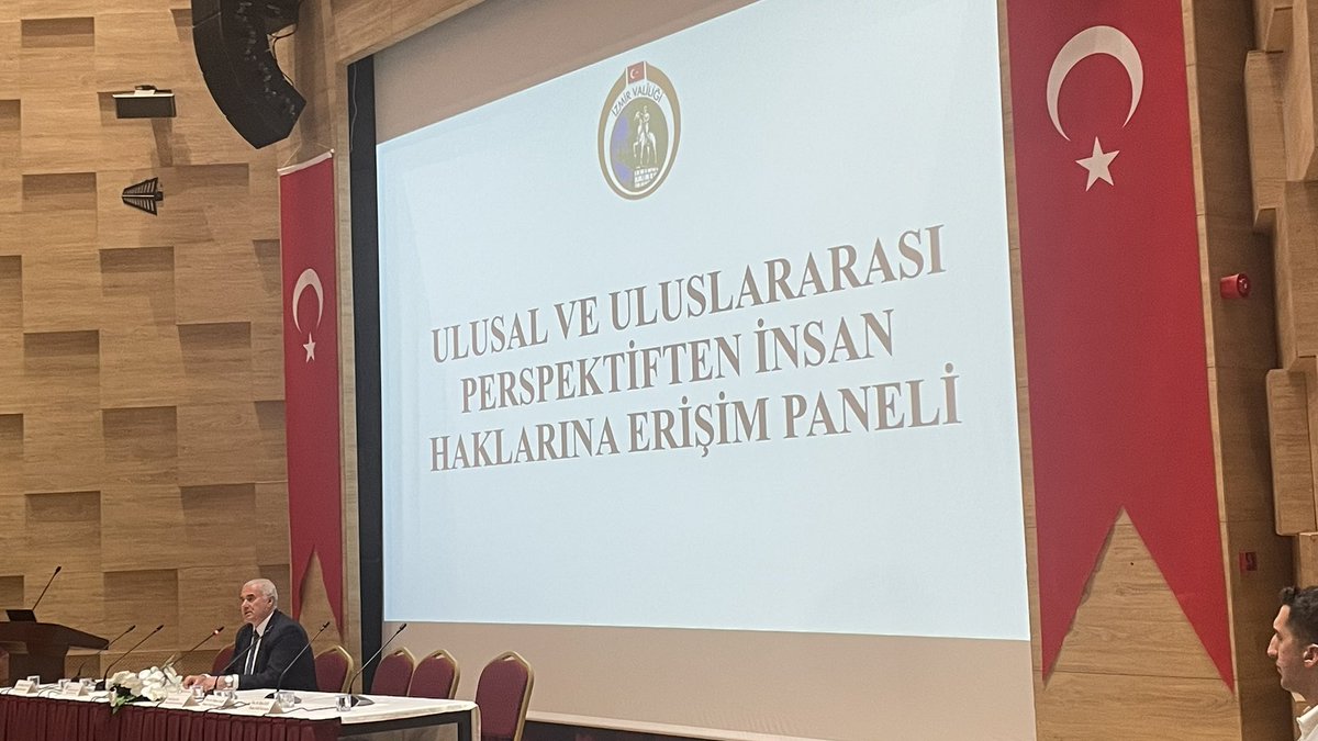 Kamu Başdenetçisi Sn.Mehmet Akarca’nın katılımları ile İzmir Valiliği tarafından düzenlenen “Ulusal ve Uluslararası Perspektiften İnsan Hakları” konulu panele katılım sağladık.
 <a href="/TRombudsman/">Kamu Denetçiliği Kurumu (Ombudsmanlık)</a> , idare ve vatandaş arasındaki sorunların çözümü için kurulan  hak arama kurumudur.