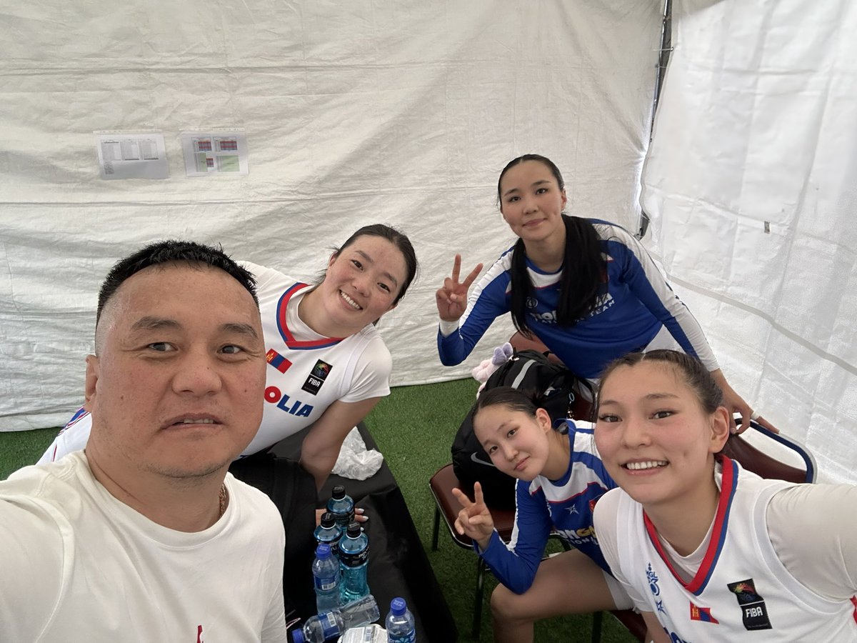 Супер биз дээ. Бид Нэг Баг. Бид Нэг Улс.
USA хожилоо ш дээ. Одоо медалийн төлөө Топ4-д үлдлээ. Team Mongolia.