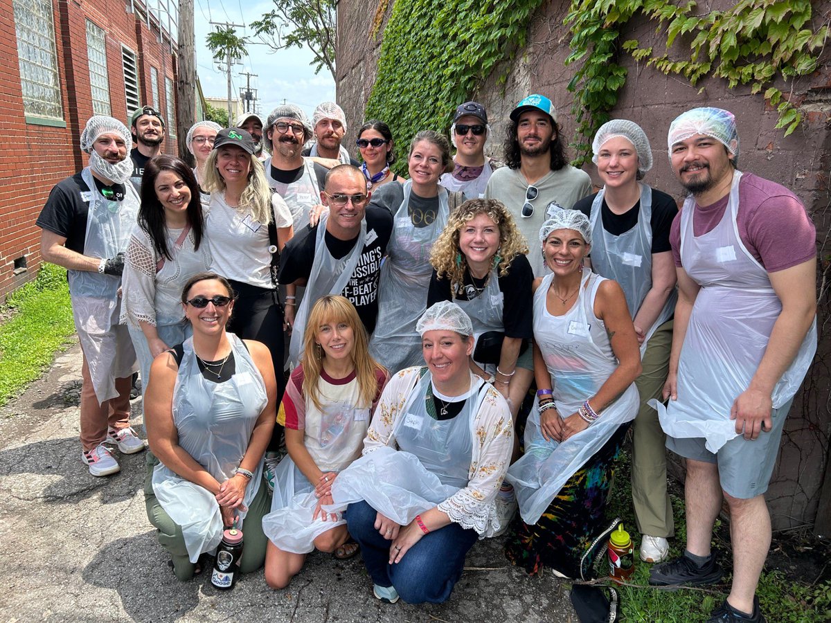 LMMCleveland's tweet image. On June 20, LMM hosted @goosetheband at the Men’s Shelter for a walkthrough of our programming and location. Led by Program Director Mike Waters, Goose learned about what makes LMM so unique here in the Cleveland area.
LMM is grateful to Goose and all of our staff partners
