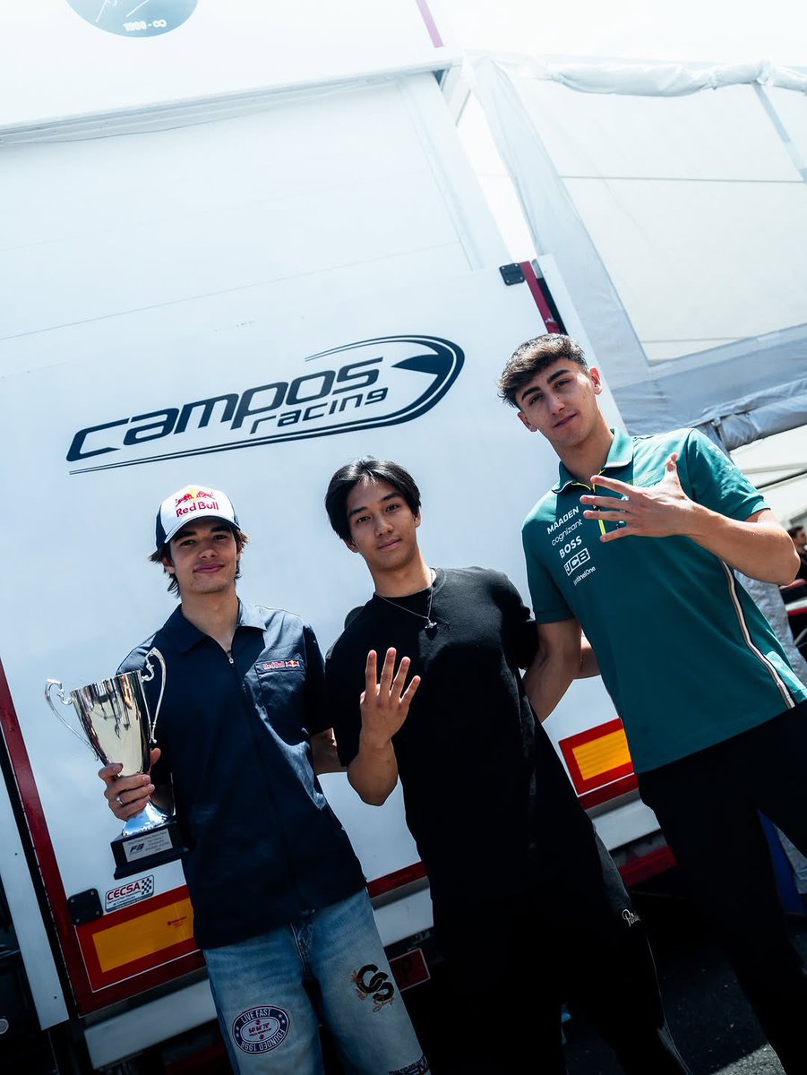 A PODIUM FOR TSOLOV!! 

Nikola Tsolov was promoted to P3 in the Sprint Race after penalties were applied to other drivers!

#RBJT #F3 #AustrianGP