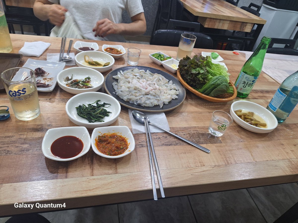 날이더버서     
오늘은   이걸 루     한잔 ~~