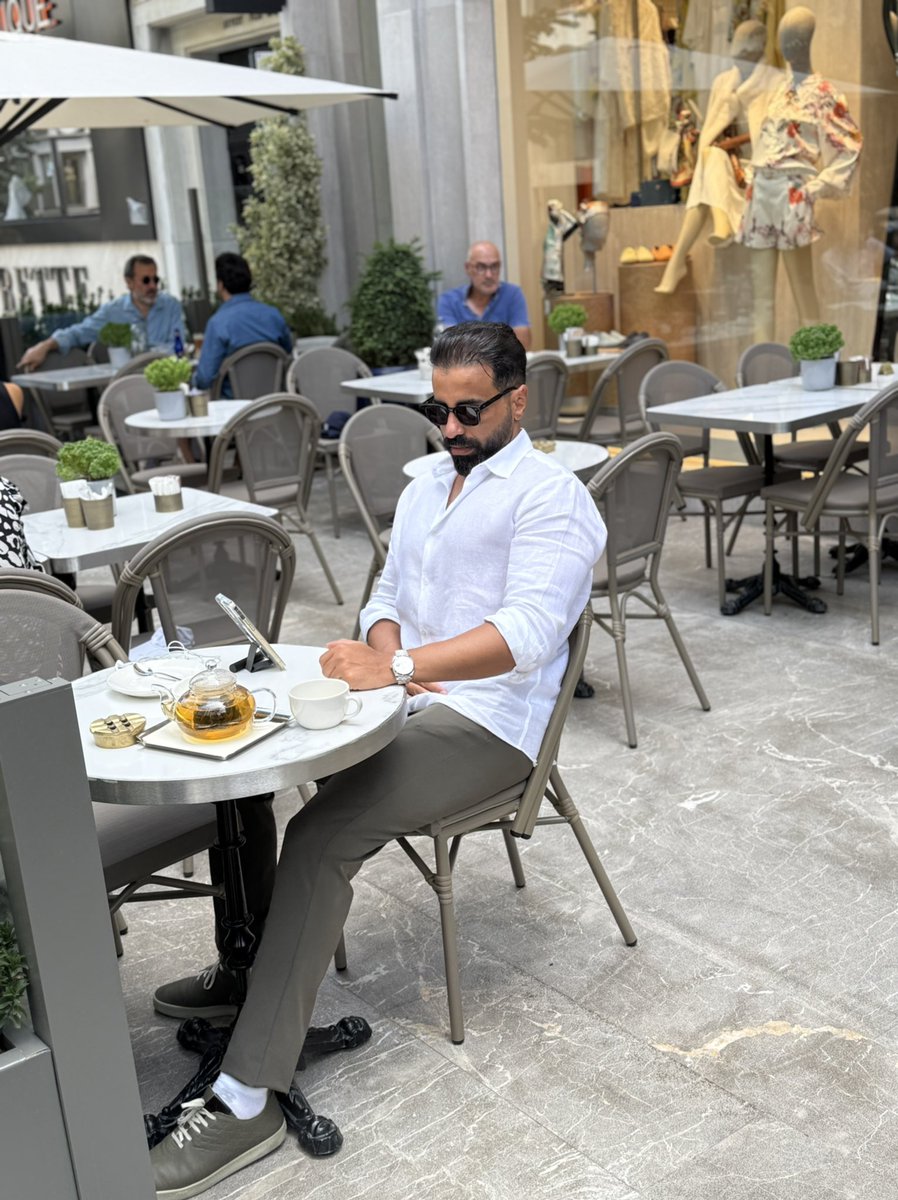 " قِلة الاختلاط بالنَّاس عافية " 🤍