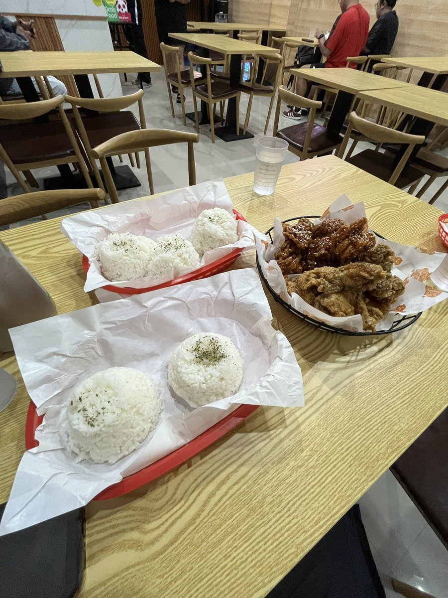 ezzdejyy's tweet photo. 📍Hongdae Chicken Dagupan https://t.co/oNzSnZvY21