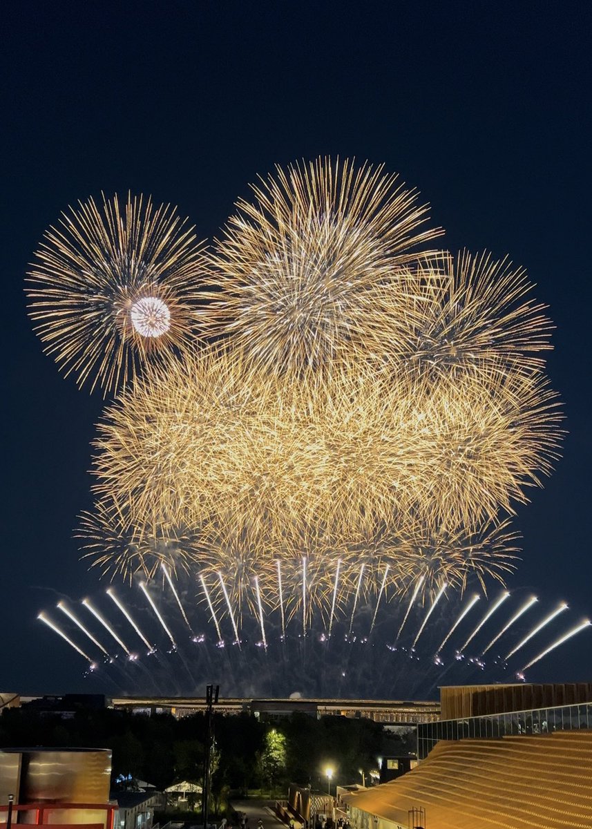 ms_75q's tweet photo. 万博で大曲の花火見てきました！ https://t.co/ebU6bgYcSo