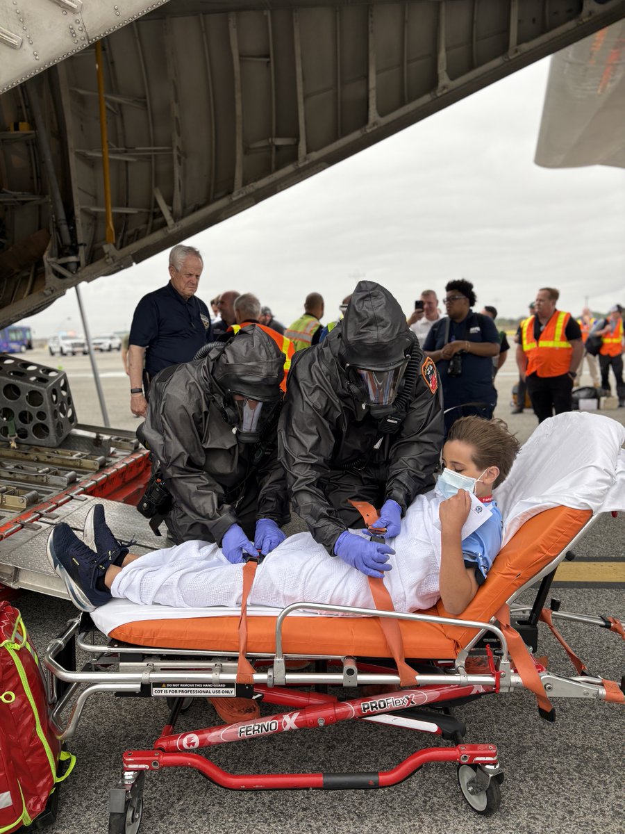ASPRgov's tweet image. As part of the Tranquil Passport Exercise, a simulated highly infectious disease patient was transported to Bellevue. NYC Health + Hospitals/Bellevue is the Regional Emerging Special Pathogen Treatment Center for New York, New Jersey, Puerto Rico, and the U.S. Virgin Islands.