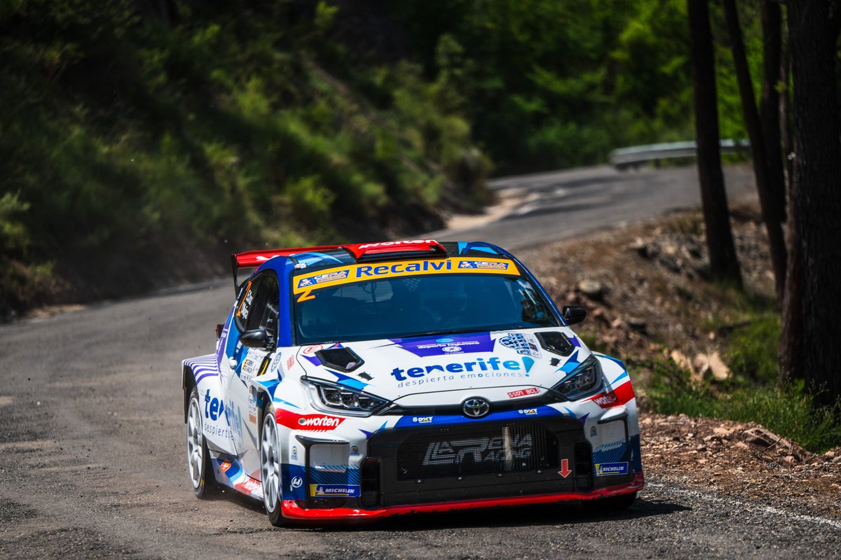 Campeonato de España de Rallyes de Asfalto (@cera_recalvi) on Twitter photo Jorge Cagiao / Javier Martínez, vencedores ✌🏻 de los 3️⃣ primeros tramos, pinchan a mitad de etapa; Enrique Cruz / Yeray Mujica escalan al liderato. 🔝
📊 VIII Rallye Mudéjar Ciudad de Teruel
🔚 ⏱4️⃣:
1️⃣ Enrique Cruz
2️⃣ <a href="/dberdomasrally/">Dani Berdomás</a> +25.5
3️⃣ Jorge Cagiao +29.3
#CERARecalvi 🇪🇸 Jorge Cagiao / Javier Martínez, vencedores ✌🏻 de los 3️⃣ primeros tramos, pinchan a mitad de etapa; Enrique Cruz / Yeray Mujica escalan al liderato. 🔝
📊 VIII Rallye Mudéjar Ciudad de Teruel
🔚 ⏱4️⃣:
1️⃣ Enrique Cruz
2️⃣ <a href="/dberdomasrally/">Dani Berdomás</a> +25.5
3️⃣ Jorge Cagiao +29.3
#CERARecalvi 🇪🇸