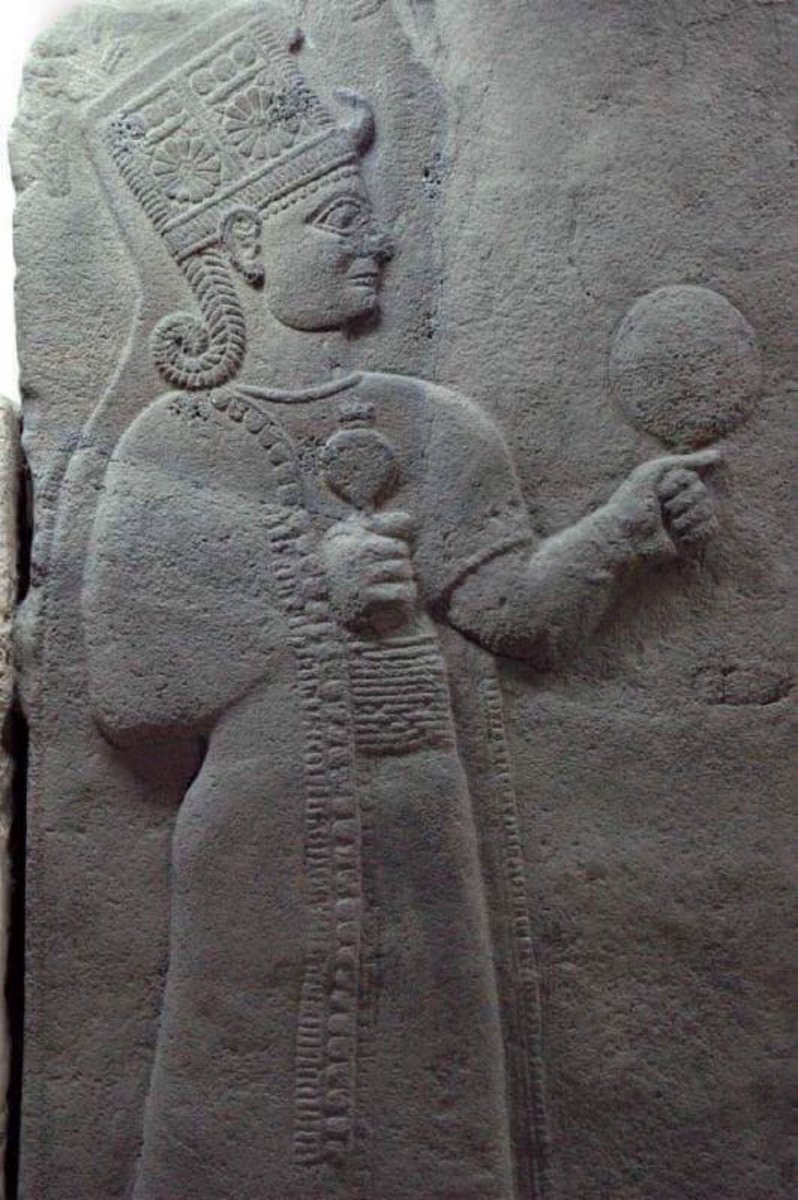 History of Mesopotamia (@gilgameshiq) on Twitter photo ุฃูู ู
ููุฉ ู
ุณุฌูุฉ ูู ุงูุชุงุฑูุฎ ููุจุงุจุง ู
ููุฉ ููุด 2500ู.ู
ุงูุบุฑูุจ ูู ุงูุงู
ุฑ ุงู ุงูู
ููุฉ ููุจุงุจุง ูู
ุชูู ู
ุซู ุจุงูู ุงูู
ููุงุช ุงูููุงุชู ูู ู
ู ุงุตูู ู
ูููุฉ ุจู ูุงูุช ุงูุณุงูุฉ ุจุณูุทุฉ ูู
ู ุนุงุฆูุฉ ู
ุชูุงุถุนุฉ ุงูุง ุงููุง ุนูุฏู
ุง ุฌูุณุช ุนูู ุงูุนุฑุด ูุงูุช ุญุงูู
ุฉ ูููุฉ ูููุง ุงูุฌุงุฒุงุช ุนุณูุฑูุฉ ูุฐู ูููุจุช ุจุงูู
ุฑุฃุฉ ุงูุญุงุฑุณุฉ ุฃูู ู
ููุฉ ู
ุณุฌูุฉ ูู ุงูุชุงุฑูุฎ ููุจุงุจุง ู
ููุฉ ููุด 2500ู.ู
ุงูุบุฑูุจ ูู ุงูุงู
ุฑ ุงู ุงูู
ููุฉ ููุจุงุจุง ูู
ุชูู ู
ุซู ุจุงูู ุงูู
ููุงุช ุงูููุงุชู ูู ู
ู ุงุตูู ู
ูููุฉ ุจู ูุงูุช ุงูุณุงูุฉ ุจุณูุทุฉ ูู
ู ุนุงุฆูุฉ ู
ุชูุงุถุนุฉ ุงูุง ุงููุง ุนูุฏู
ุง ุฌูุณุช ุนูู ุงูุนุฑุด ูุงูุช ุญุงูู
ุฉ ูููุฉ ูููุง ุงูุฌุงุฒุงุช ุนุณูุฑูุฉ ูุฐู ูููุจุช ุจุงูู
ุฑุฃุฉ ุงูุญุงุฑุณุฉ