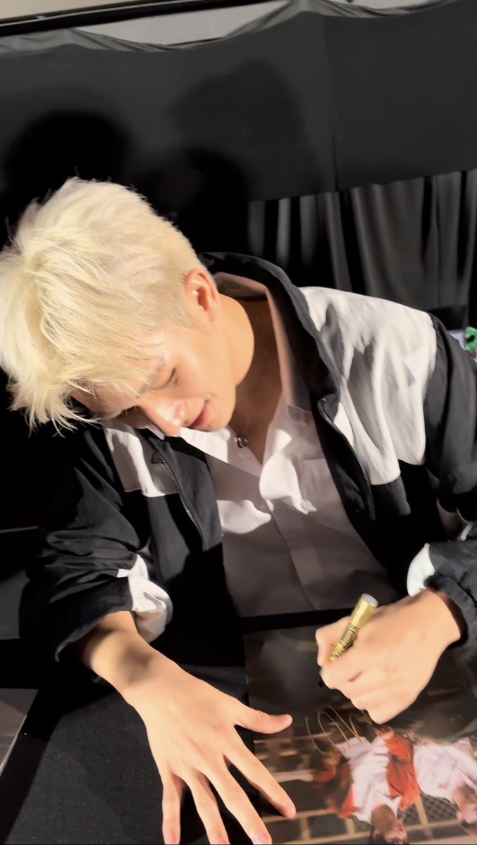 Golden hair so handsome!!!@mos_psl 
#moslhong 
PILOT BE MY SOUL MATE 
#ไพล็อตร่วมหอลงโรง