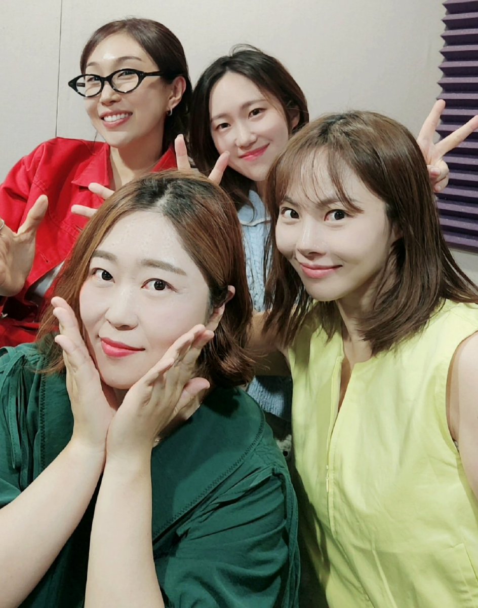 plusdiction's tweet image. 사니양 연구실[사니양 라디오] 8화가 업로드 됐습니다!
- 게스트 김채하 성우님! 많은 시청 바랍니다~:) -

사니양 라디오 8화 보기: youtube.com/watch?v=1O3aNW…

#사니양연구실 #사니양라디오 #테일즈샵 #문유정 #이세레나 #권다예 #김채하