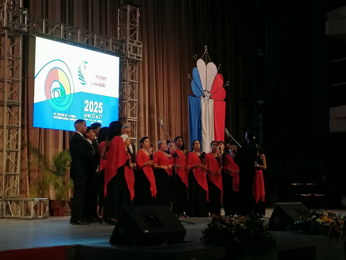 Concluye #ExpoCaribe2025 con una gala que destacó el crecimiento comercial y la unidad regional. 🤝
El evento que reunió en el Complejo Cultural Heredia de #SantiagodeCuba a autoridades provinciales, diplomáticos y empresarios de todo el #Caribe. 🏝️

👉tvsantiago.icrt.cu/2025/06/conclu…