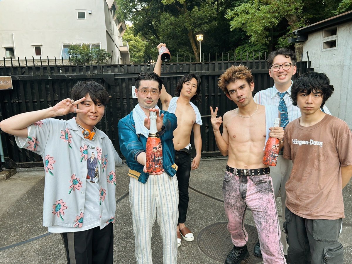 MADEIN UNO 全員ハイタッチ&サイン会　大阪 Guh9OECXIAArNkO.jpg