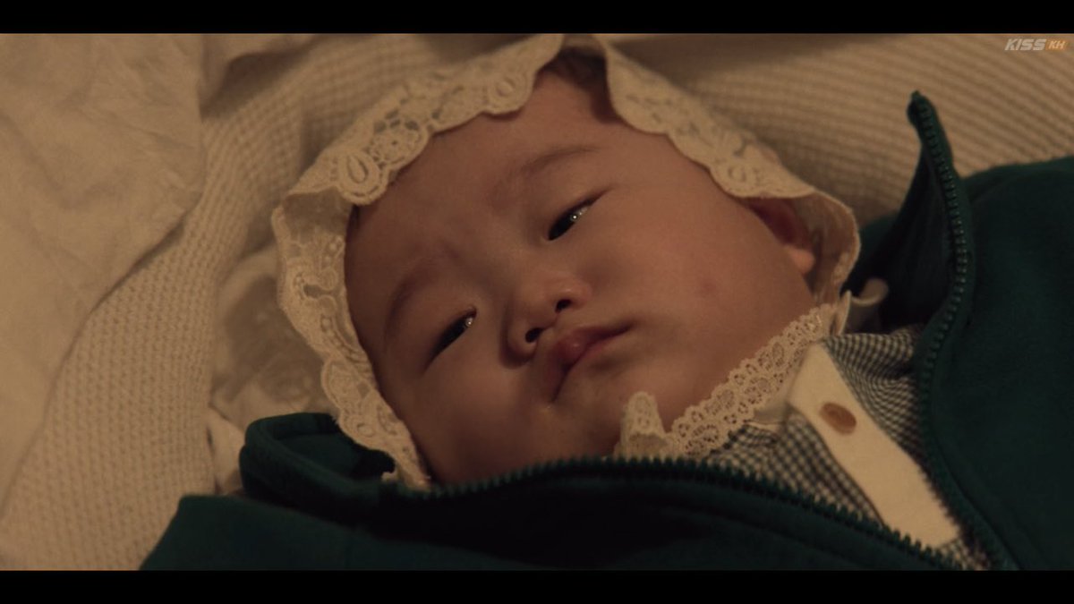 Şurda bebiş büyümüş diye ağladım kahretsin duygusallık . Ölmedi diye ağladım