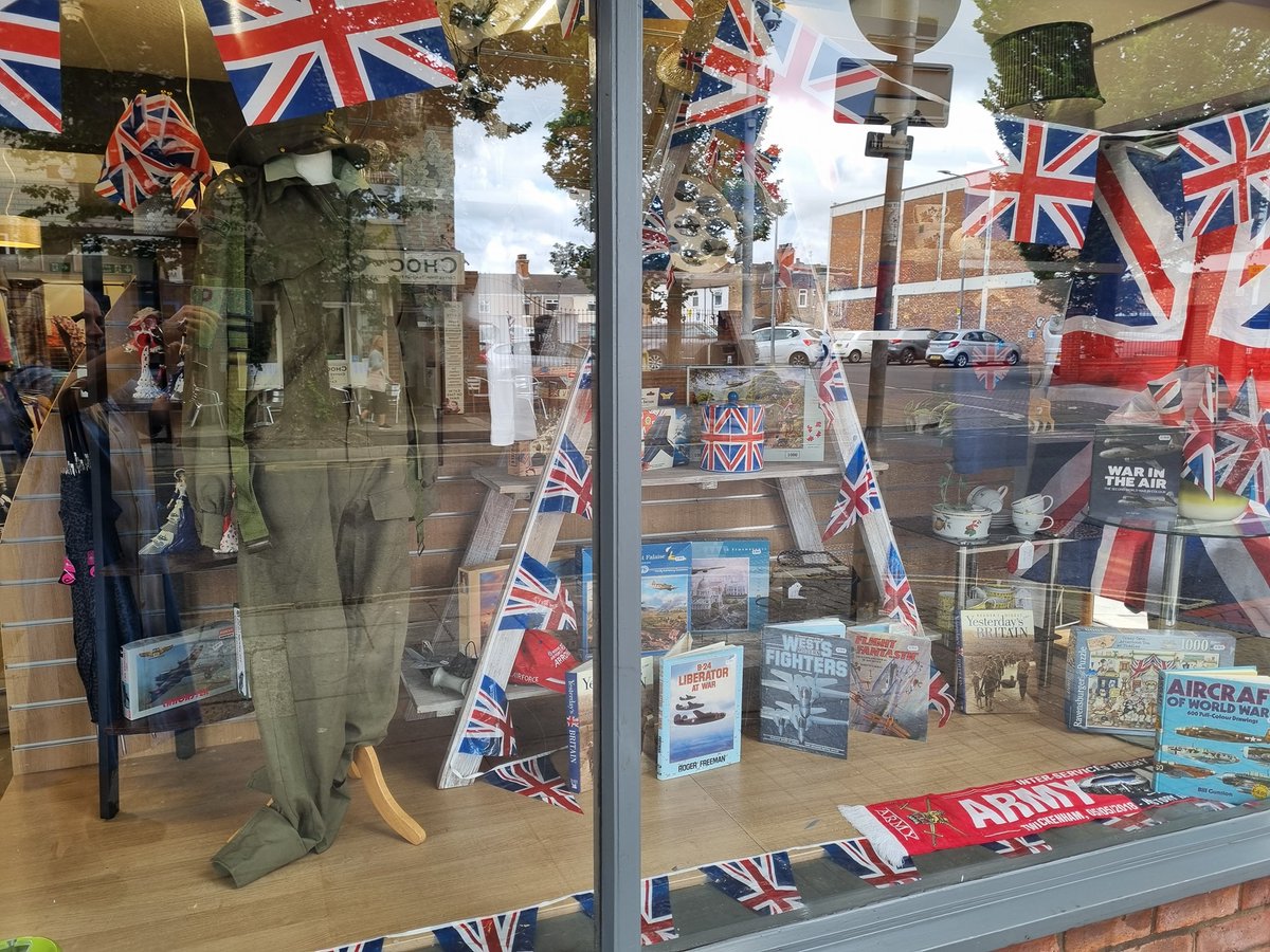 HelpStAndrews's tweet image. We're paying tribute to our amazing Armed Forces with a themed window at our shop on St Peter's Avenue. Thank you to all those who have served to protect our nation 🧡
#ArmedForcesDay #ArmedForces #AFDay25