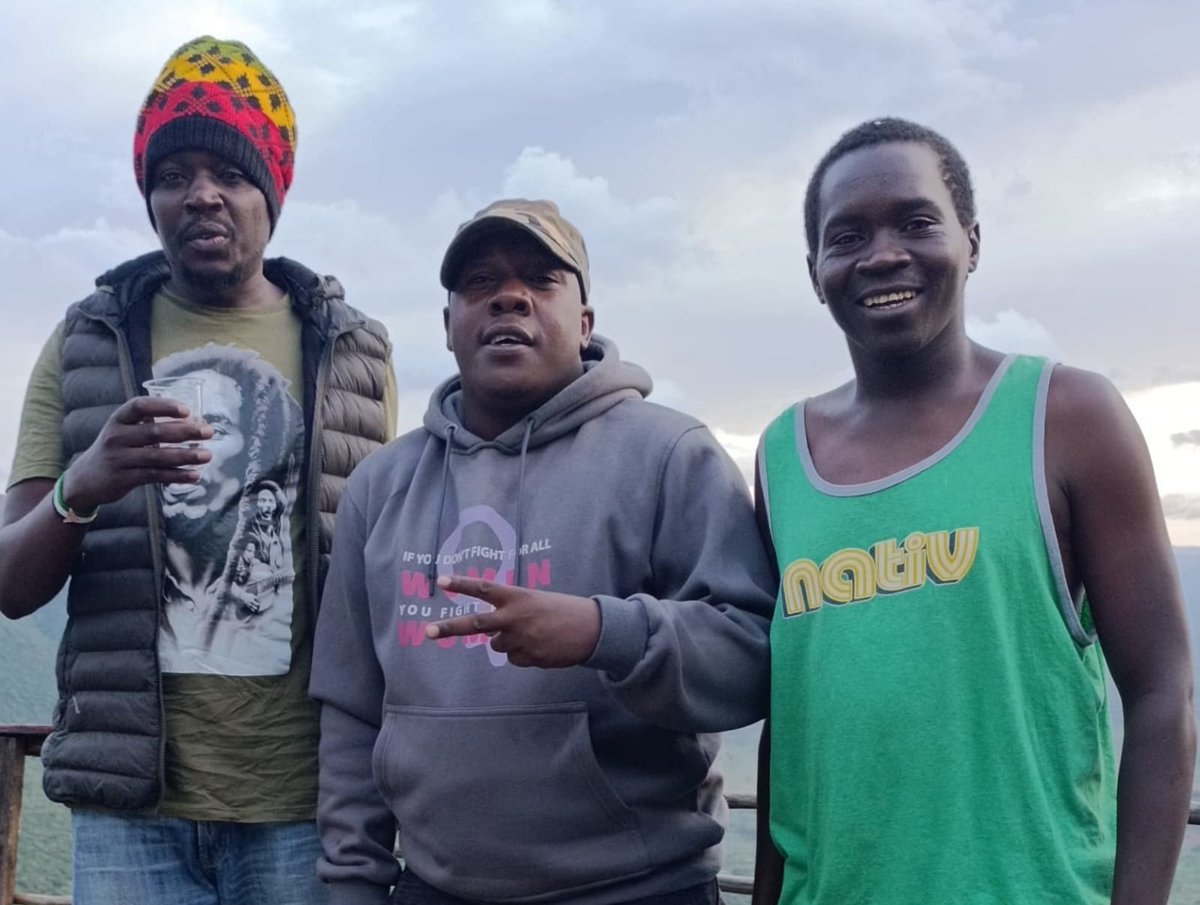 Comrades <a href="/PaulmarkDornald/">Generali</a>,John Mulingwa &amp; MutungeMwangi have been arbitrarily arrested by DCI &amp; are being held at Muthaiga Police Station. Phones confiscated. No charges communicated.
Instead of arresting DIG Lagat, they criminalize organizers!
We DEMAND their immediate release✊🏾