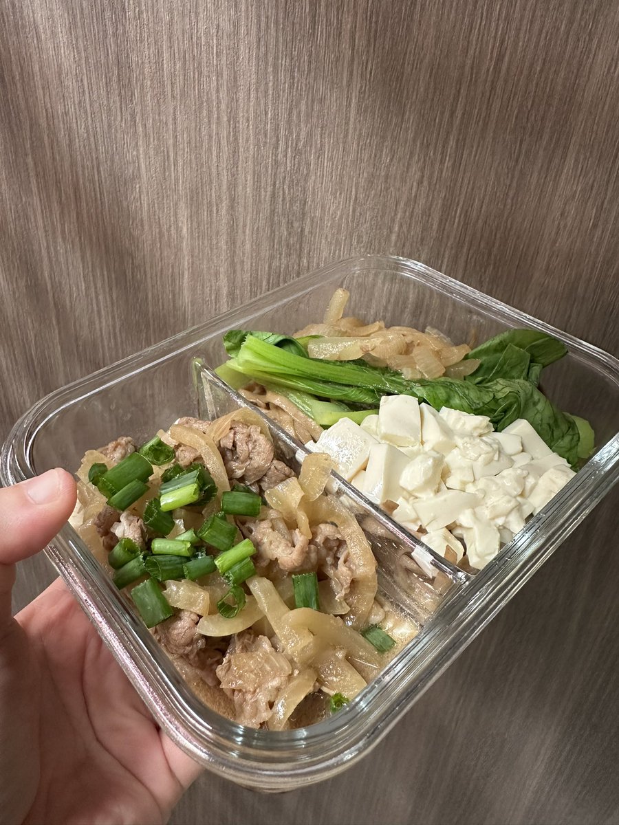 This week’s bento prep: 
Gyudon 🥩, bakchoy 🥬, buckwheat noodles 🍜 and tofu 🫘

Finally back to making weekly meals after burning my thumb badly while making popcorn 😂🍿