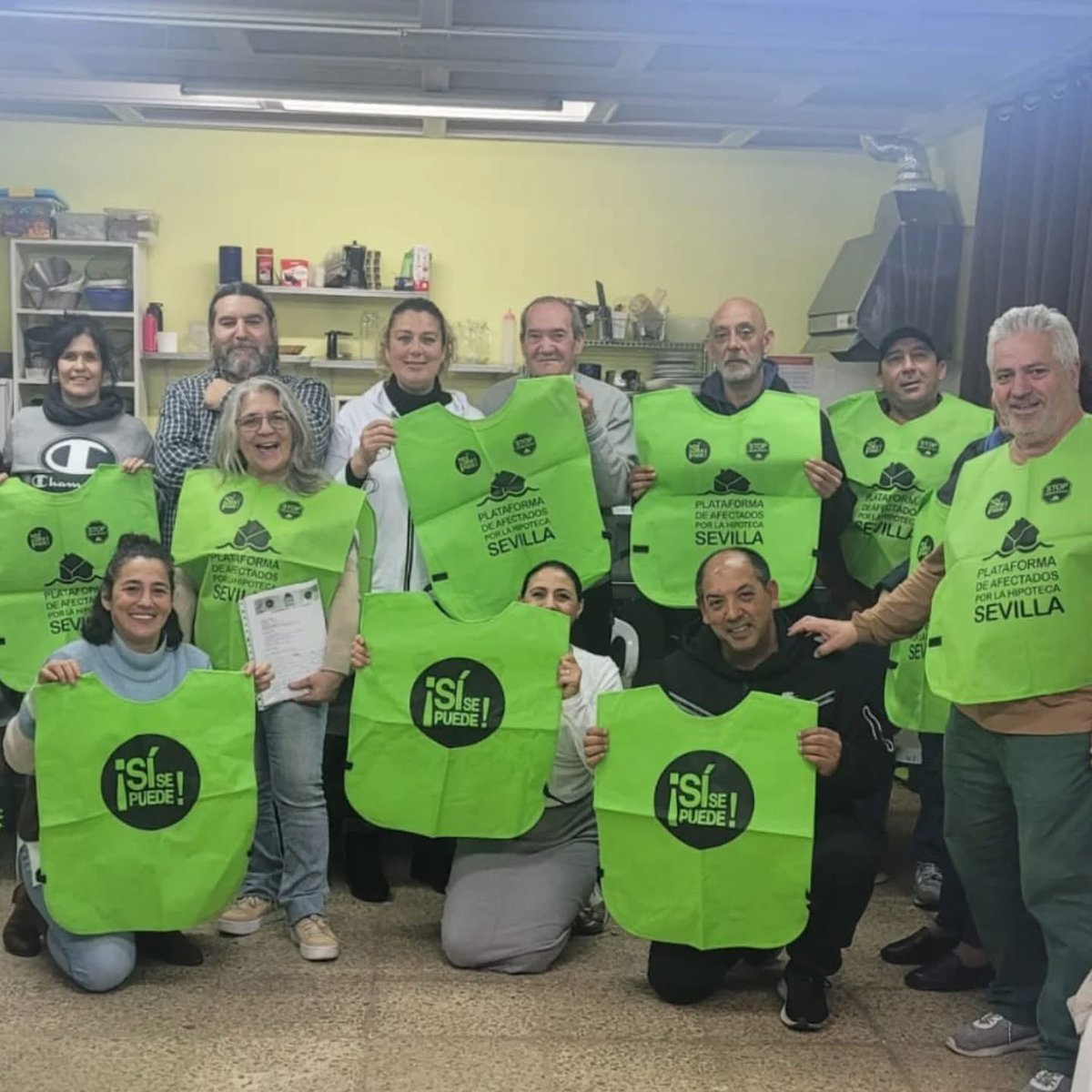 ¡NOS VAMOS DE VACACIONES!
Este año comenzamos las vacaciones en Julio y Volvemos el primer jueves de Septiembre, Aún así nuestros teléfonos, correo y los grupos de trabajo siguen activos. Nos despedimos de la temporada celebrando los últimos logros💚
<a href="/LA_PAH/">Plataforma de Afectadas por la Hipoteca</a>