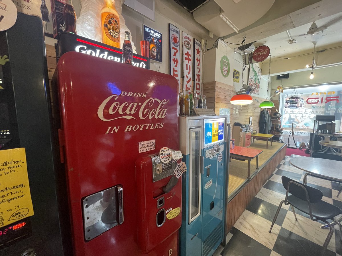 ノスタルジックな雰囲気の良いカフェバーだった！
居心地もめっちゃ良かったー！