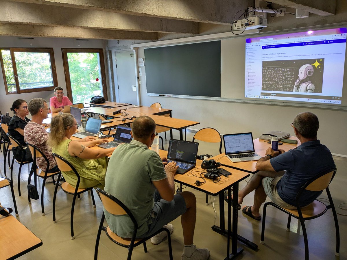 Dernière réunion pour la team C2i Tice réunie ce week-end à Paris 💻.