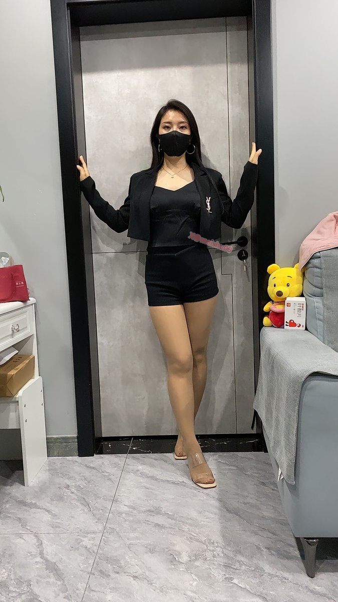 卖原味内衣丝袜的熟阿姨😆

谁都曾是面对爱情迟钝惊慌的小狗，谁都曾是驰骋黑夜心善刀快的少年，而青春却像风中鸟群，忧伤明媚却也倏忽飘散，你我但凡清醒，都要歌颂爱情，游戏人间” https://t.co/j5CLyIxPlB