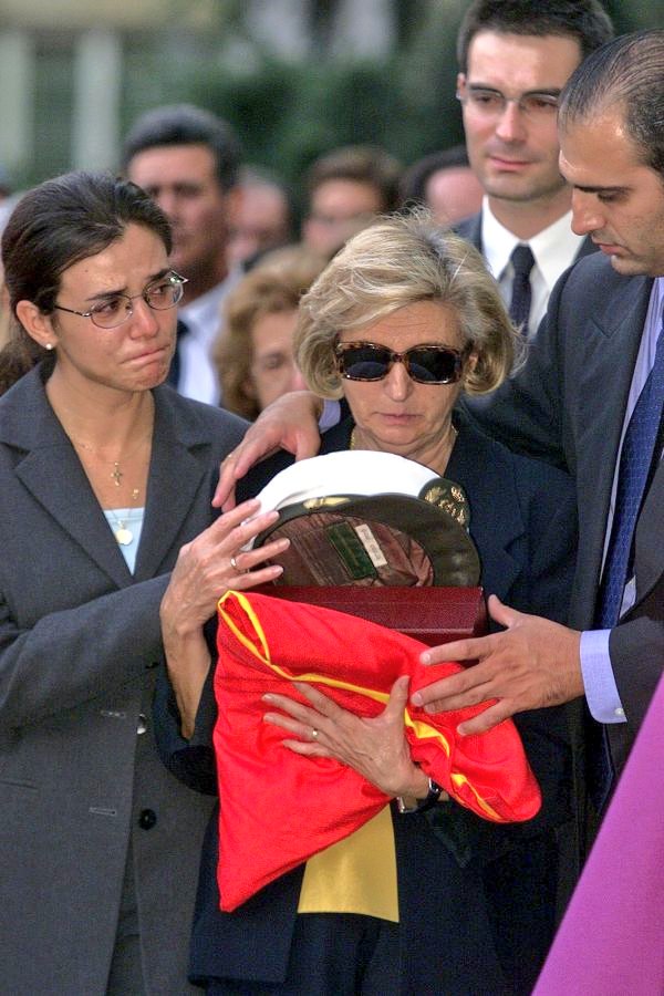 In Memoriam
General ET D. Justo Oreja Pedraza,
Caído por Dios y por España,
¡¡Presente!!
D.E.P
La Muerte no es el Final
Siempre en Nuestra Memoria
¡¡Viva España!!
¡¡Arriba España!!

28/06/2001 ETA asesinaba, tras un mes de agonía, con una bicicleta bomba en Madrid