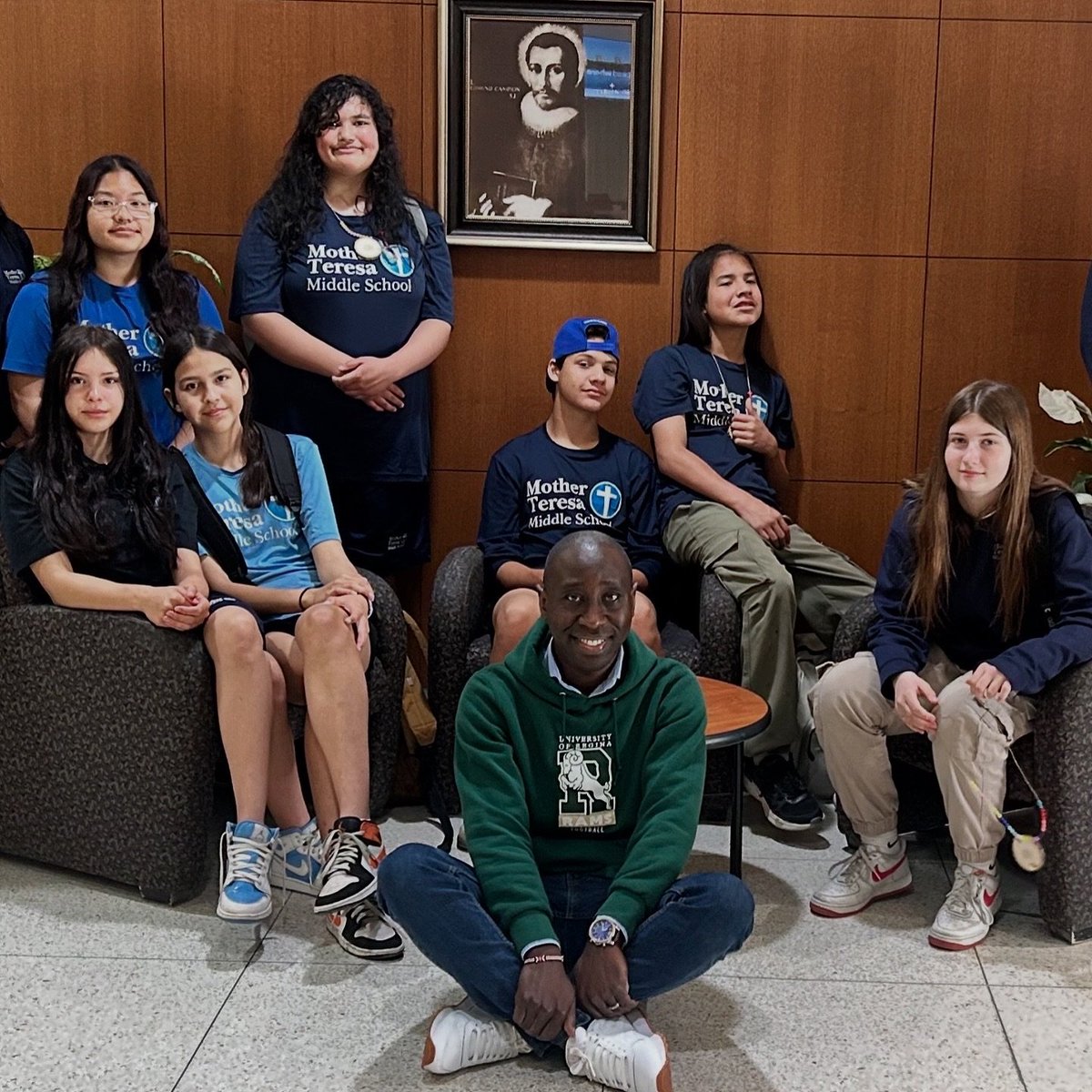 JesuitsofCanada's tweet image. Rooted in Ignatian tradition, the Kairos Retreat offered MTMS students a space to reflect on who they are and who they are becoming — preparing their hearts as much as their minds for the road ahead.
hubs.la/Q03tWcfq0