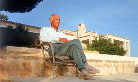 Speedmaster72's tweet photo. #100x100MasterHouses
Jørn Utzon: Can Feliz (S`Horta, Mallorca. 1994), casa para él y su familia.

"Siempre empiezo de cero en el lugar, tengo que conocer su estado de ánimo, dónde cae la luz del sol de una manera especial y determinar dónde sería cómodo sentarme..." (J. Utzon) https://t.co/WdX2ZjO21E