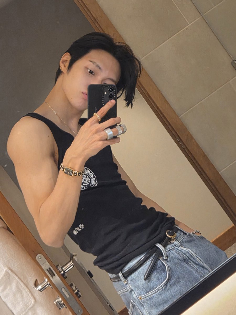 1bin_b1ack's tweet image. 🖤