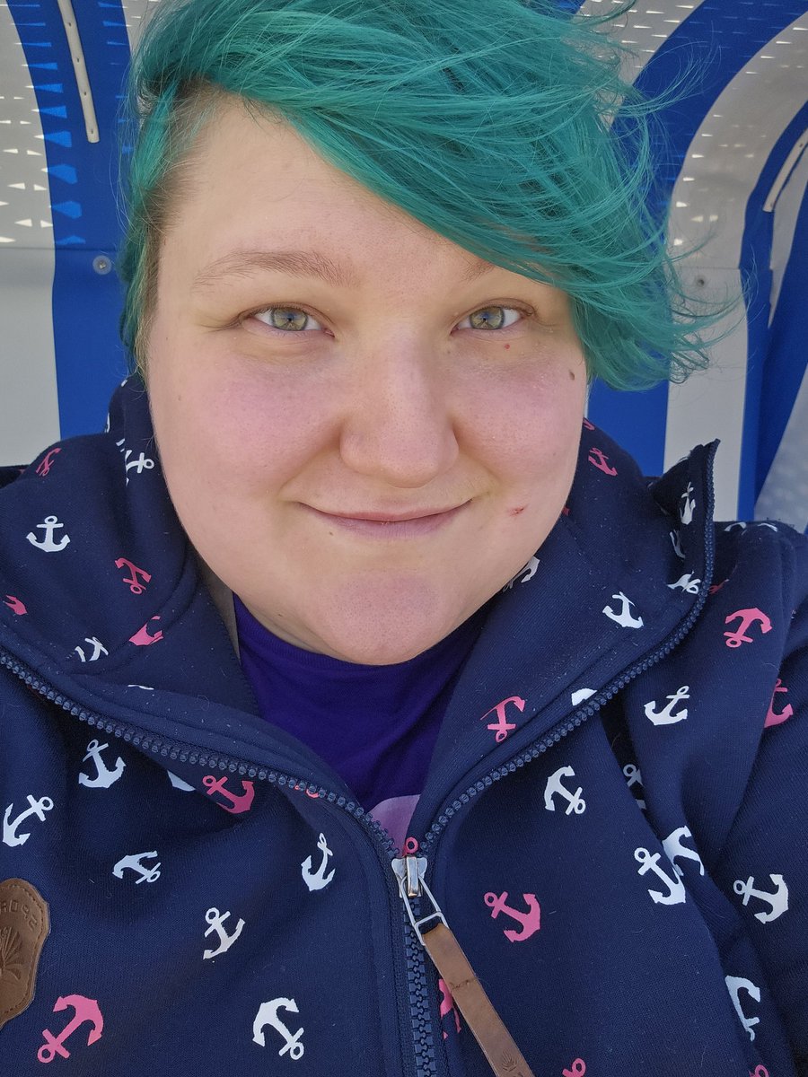 Ninidiil's tweet image. Endlich mal wieder Strand 🥰. An meinem Lieblingsstrand gibt es jetzt sogar einen Strandkorb für Rollstuhlfahrer und kostenlos einen für die Begleitperson daneben. Freue mich riesig darüber 😍