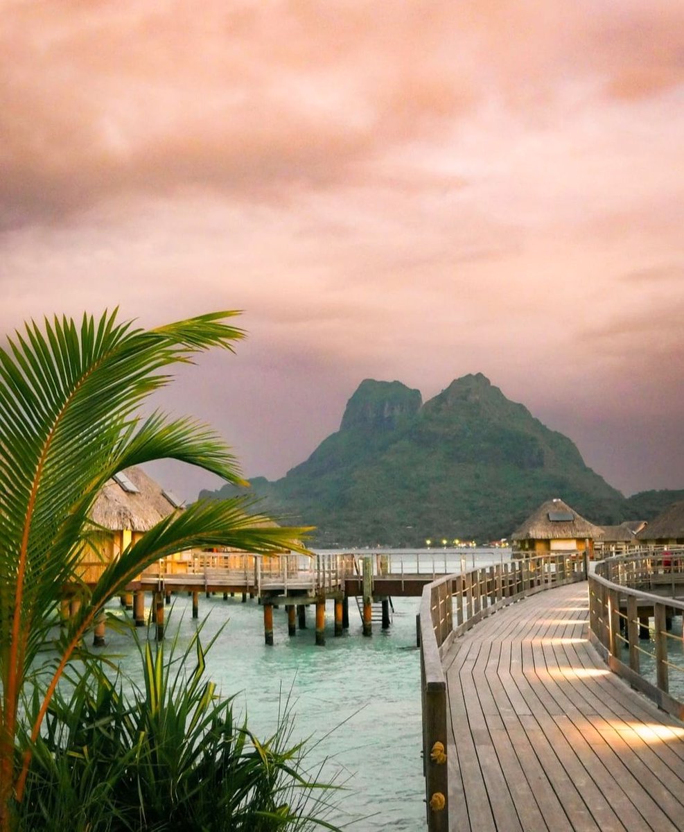 Bora Bora 🏚️🚟🕌
