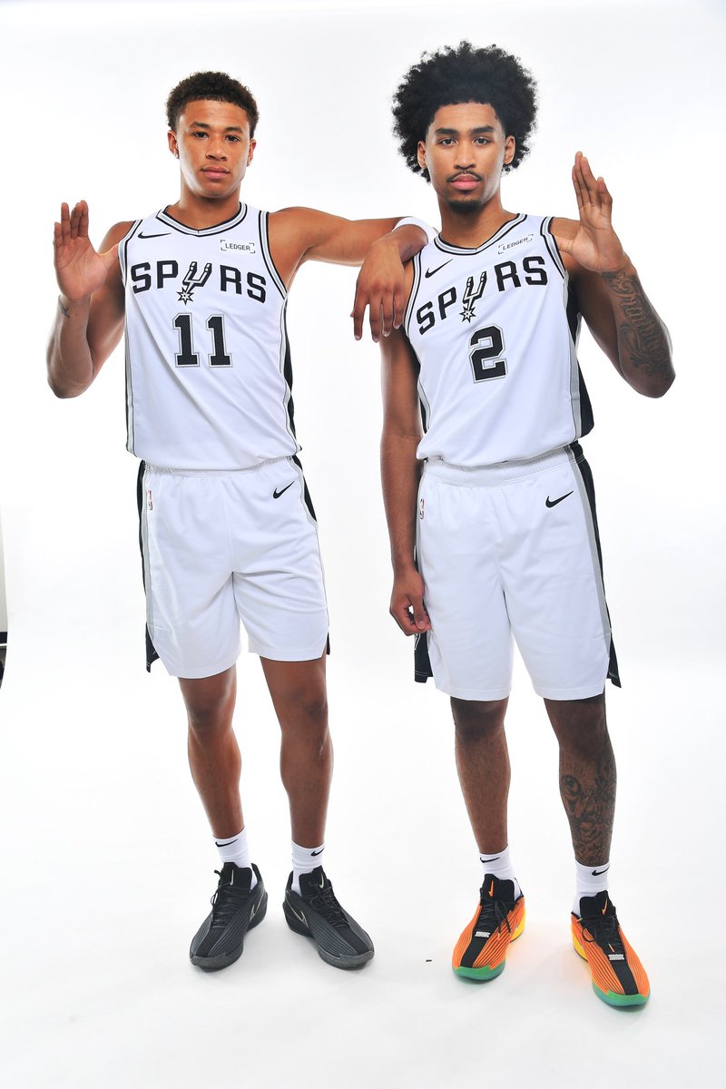 Sont beaux ceux-là 🖤🤍

#PorVida #GoSpursGo