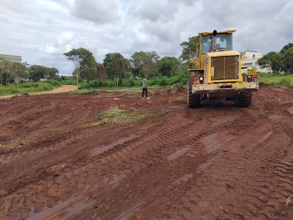 jaypetus's tweet photo. New Site Activated - Residential Mansionnete 
We’ve kicked off with site clearance and excavation to reduce levels.
Delighted to start this new journey and looking forward to delivering our client his dream home.

Wishing you all a good and relaxing weekend.
📞 0745605164 https://t.co/JBNbjYjM1n