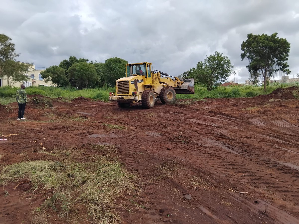 jaypetus's tweet photo. New Site Activated - Residential Mansionnete 
We’ve kicked off with site clearance and excavation to reduce levels.
Delighted to start this new journey and looking forward to delivering our client his dream home.

Wishing you all a good and relaxing weekend.
📞 0745605164 https://t.co/JBNbjYjM1n