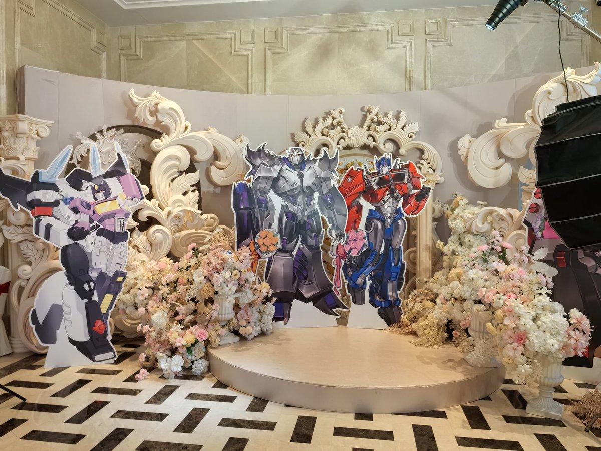 Relti_AH's tweet image. #megop #Transformers #OptimusPrime #Megatron #mop
megatron & optimus prime 's wedding💗