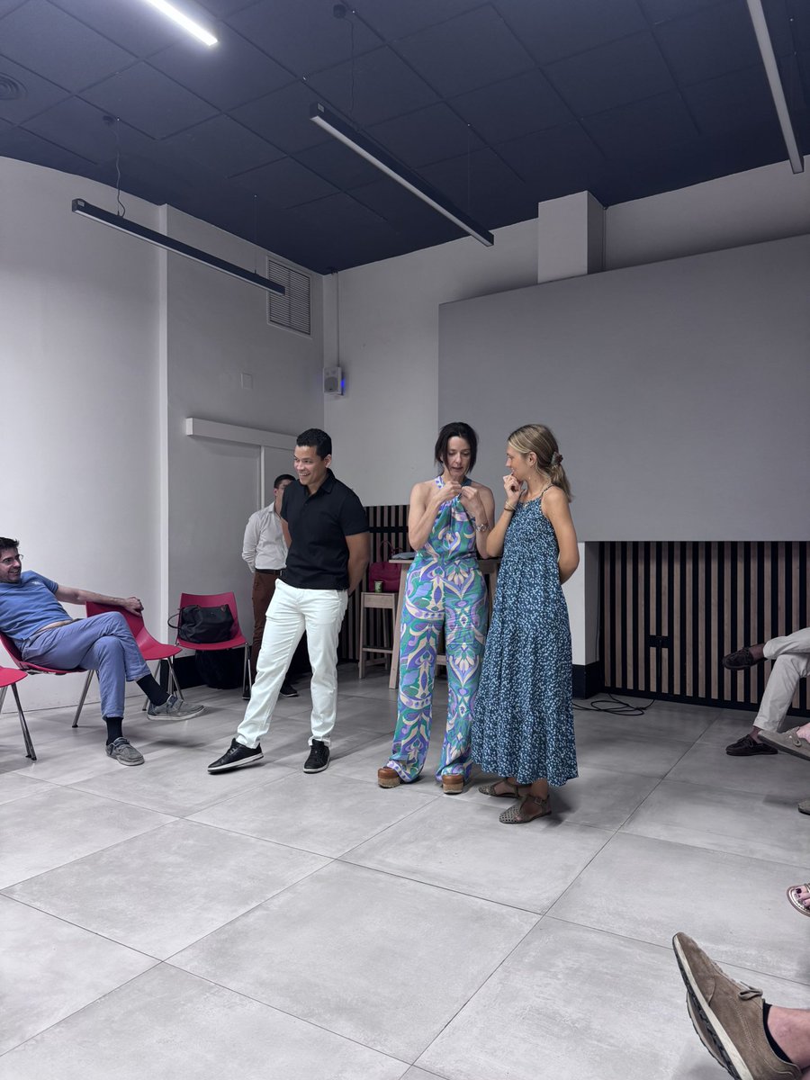 La formación que se hace con pasión, esfuerzo e innovación tiene mucho más éxito. De esto sabe mucho <a href="/almucastro01/">Almudena Castro Conde</a> 
Gracias por enseñarnos a todos ‼️<a href="/diabemir/">DiObemir</a>