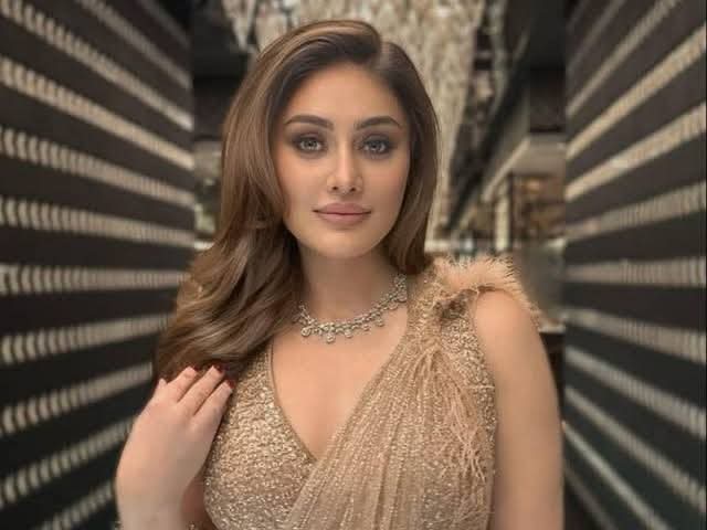 Waseembaba123's tweet image. #shocking Bollywood actress-Bigg Boss 13 Fame Shefali Jariwala Passes Away Due To Cardiac Arrest At The Age Of 42
