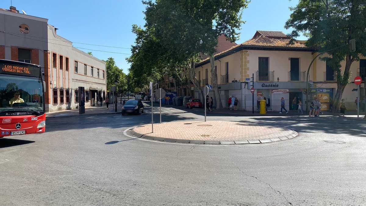 SERVICIO PÚBLICO |
🚧⚠️ Este lunes 30 de junio comenzarán las obras de remodelación integral de la 'Avenida de Guadalajara'.

☝️ Durante el desarrollo de los trabajos, que se ejecutarán por fases, se producirán afecciones al tráfico rodado y al transporte público. 

👮‍♂️🚍 Con el