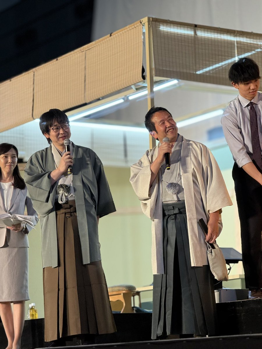 jt_shogi's tweet image. #JT杯 一回戦第二局は、
先手の #山崎隆之 九段 が103手で勝利されました❤️🔥
勝利棋士によるお見送りはこちら😉🎉
今回も #あなぐまーと #あなぐまーふ が一緒に盛り上げてくれました😆
山崎九段は、二回戦第二局 信越・北陸大会(8/16)にて #渡辺明 JT杯覇者と対局☗…
