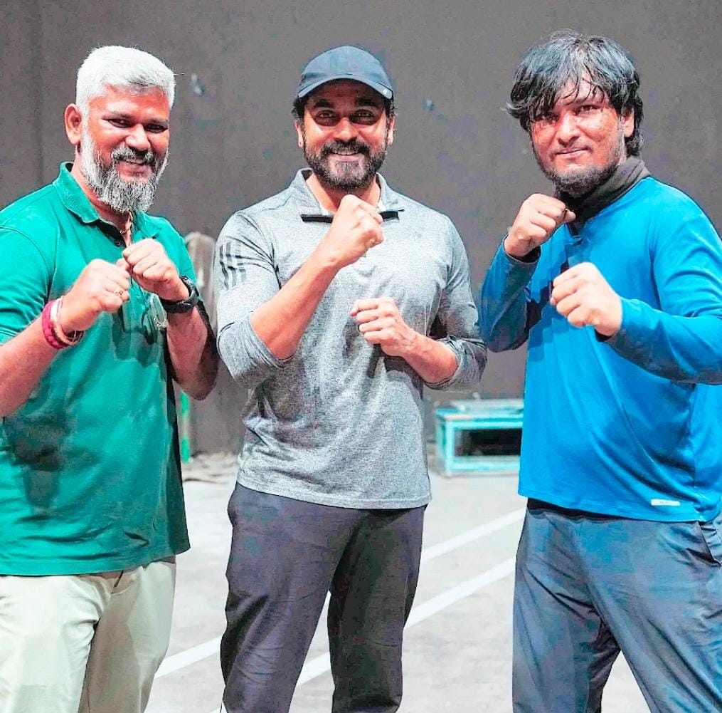 THE ONE with #Karuppu Stunt Team! 🔥

The power behind every punch 👊 

<a href="/Suriya_offl/">Suriya Sivakumar</a> Sir <a href="/RJ_Balaji/">RJ Balaji</a> #VikramMor <a href="/DreamWarriorpic/">DreamWarriorPictures</a>