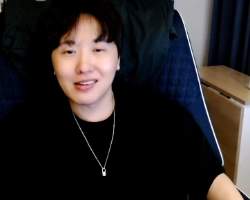 여전히 웃는게 예쁜 84 김섬데