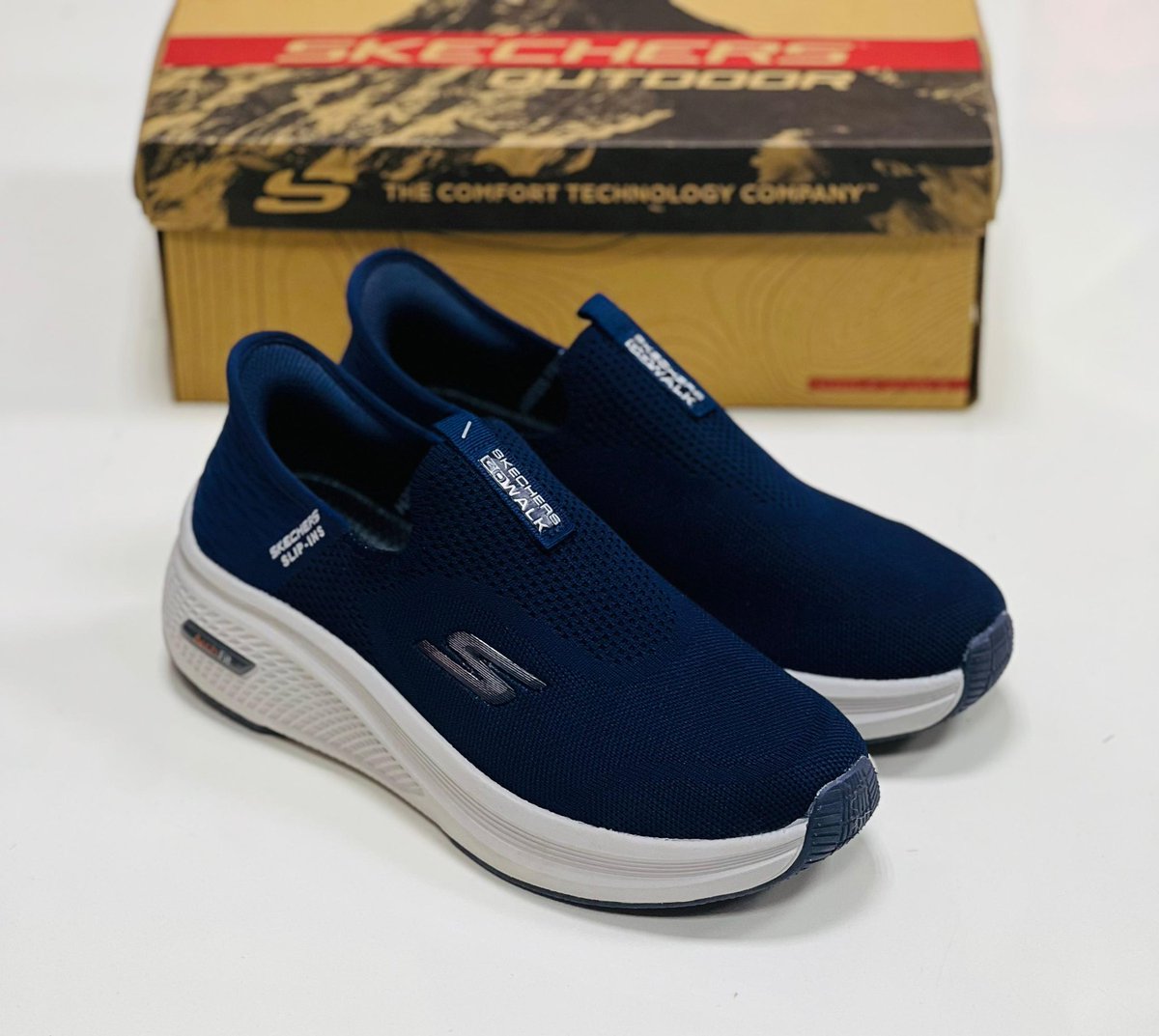 Delivery Nationwide 
Location Kaduna 
WhatsApp or Call ☎️ 
 
MAX CUSHION SKECHERS 
Black/blue/Ash/Grey/Brown

 Sizes 40—45✅ 
Price N33K💰
FREE BOX ✅BOX 📦