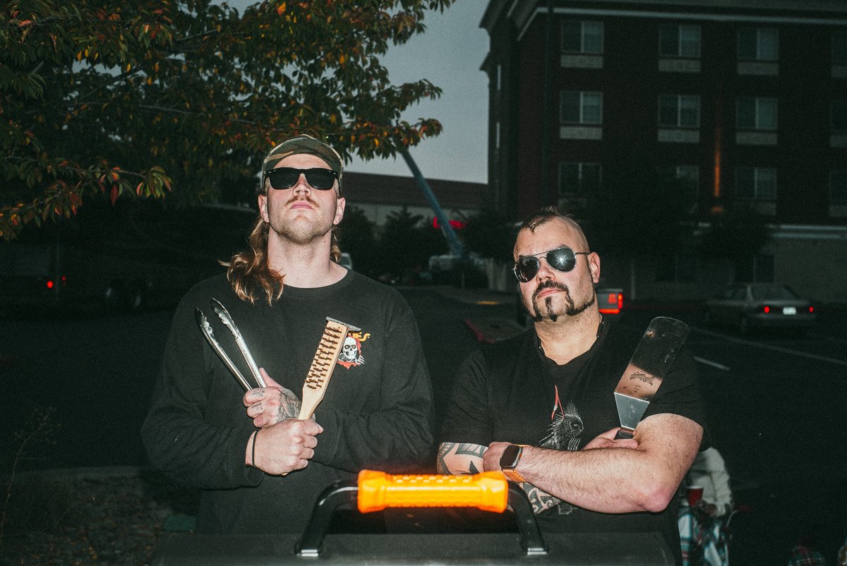 When a frontman teams up with a drummer on a sunny day, things are bound to get saucy. Meet the BBQ MASTERS! 🔥😎
📸 Ben Alexis

#sabaton #joakimbroden #hannesvandahl #metal #rock #band #bbq