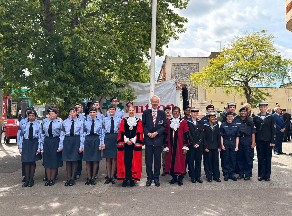 Today marks #ArmedForcesDay2025 🇬🇧 

This week, Mayor Cllr Louise Phelan led a moving ceremony near Trinity Square, joined by cadets and the Royal British Legion.