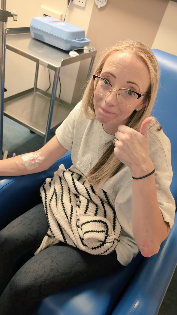 Claire_MCR's tweet image. Oh noooo!!! No running for me 😭 Sudden onset of pain my in back yesterday mid morning could only mean one thing...kidney stones!!! It's been 5 years so I did well... luckily they gave me all the pain relief so I was able to home last night..CT scan pending 🤞🏼🫶🏼 #ukrunchat 💪🏼