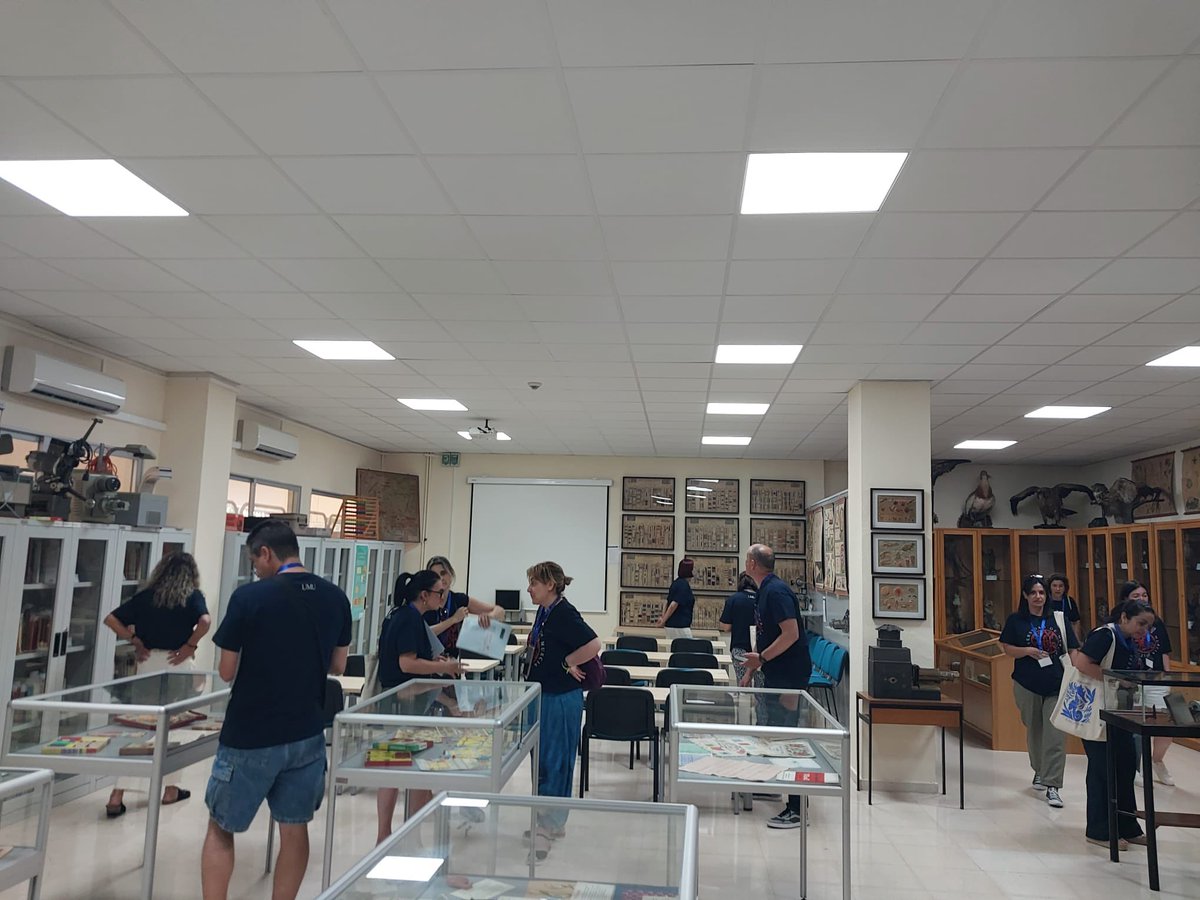 M.ª Isabel de Vicente-Yagüe Jara (@isabelvyague) on Twitter photo El pasado jueves tuvo lugar en <a href="/EducacionUm/">Facultad Educación UM</a> <a href="/UMU/">Universidad Murcia</a> la fase nacional de la Olimpiada Matemática Alevín
🧮Olimpiadas de referencia en ámbito educativo
🥇Culminación de las fases local y autonómica
💪Con la colaboración de <a href="/EducacionUm/">Facultad Educación UM</a> desde hace 34 años
semrm.com/?m=olimpiada&p… El pasado jueves tuvo lugar en <a href="/EducacionUm/">Facultad Educación UM</a> <a href="/UMU/">Universidad Murcia</a> la fase nacional de la Olimpiada Matemática Alevín
🧮Olimpiadas de referencia en ámbito educativo
🥇Culminación de las fases local y autonómica
💪Con la colaboración de <a href="/EducacionUm/">Facultad Educación UM</a> desde hace 34 años
semrm.com/?m=olimpiada&p…