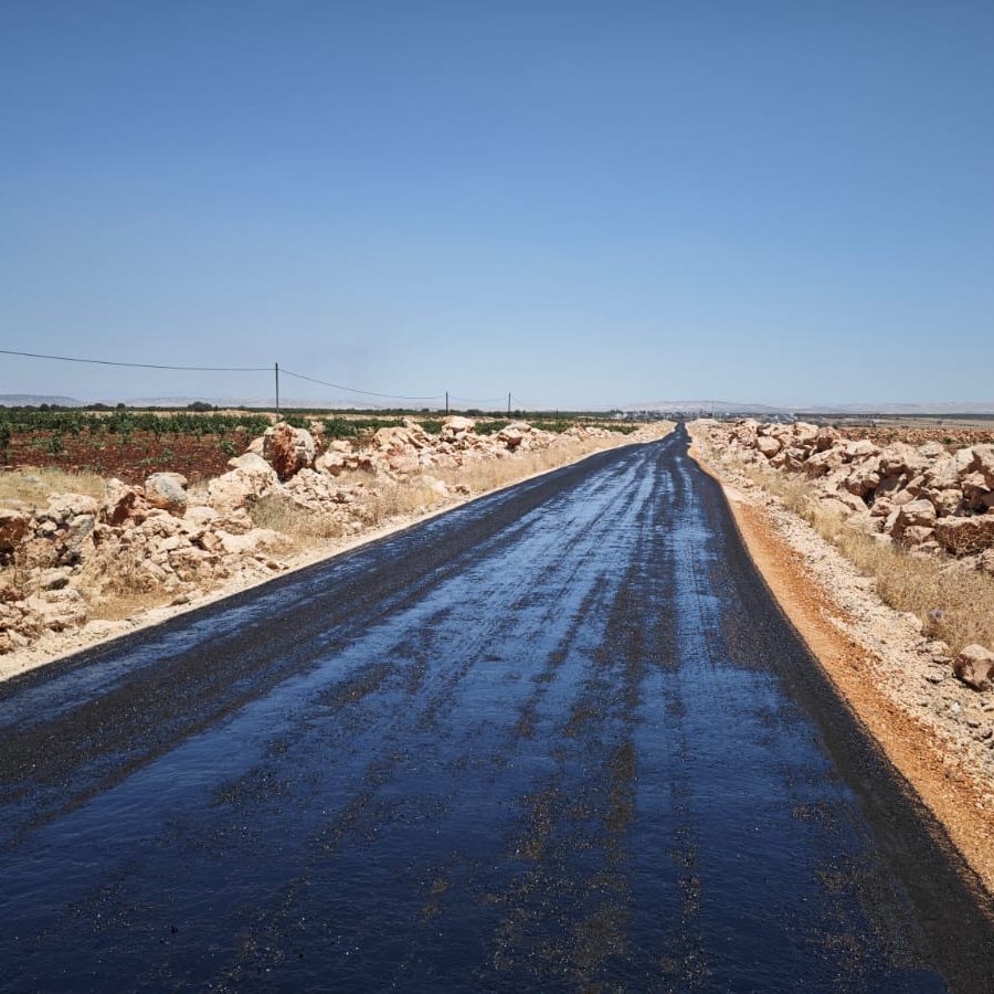 🚧 Şanlıurfa'nın Yollarında Yoğun Mesai!

Büyükşehir Belediyemiz, kent genelinde ulaşım konforunu artırmak amacıyla birçok ilçede yol yapım çalışmalarını sürdürüyor.

📍 Haliliye: Öküzöldü – Habeşler – Yolyazı güzergahında mekanik serme ve sıkıştırma çalışmaları başladı.
📍